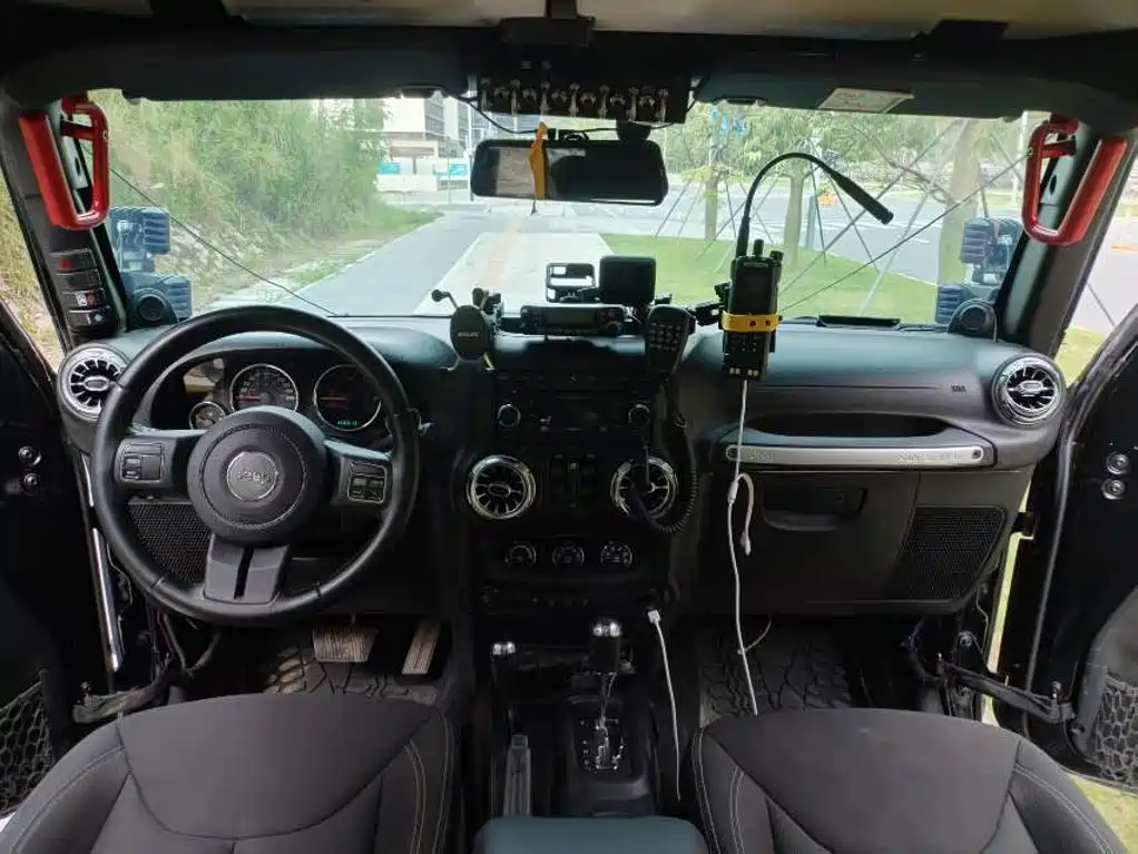 Jeep Wrangler — миниатюра 6