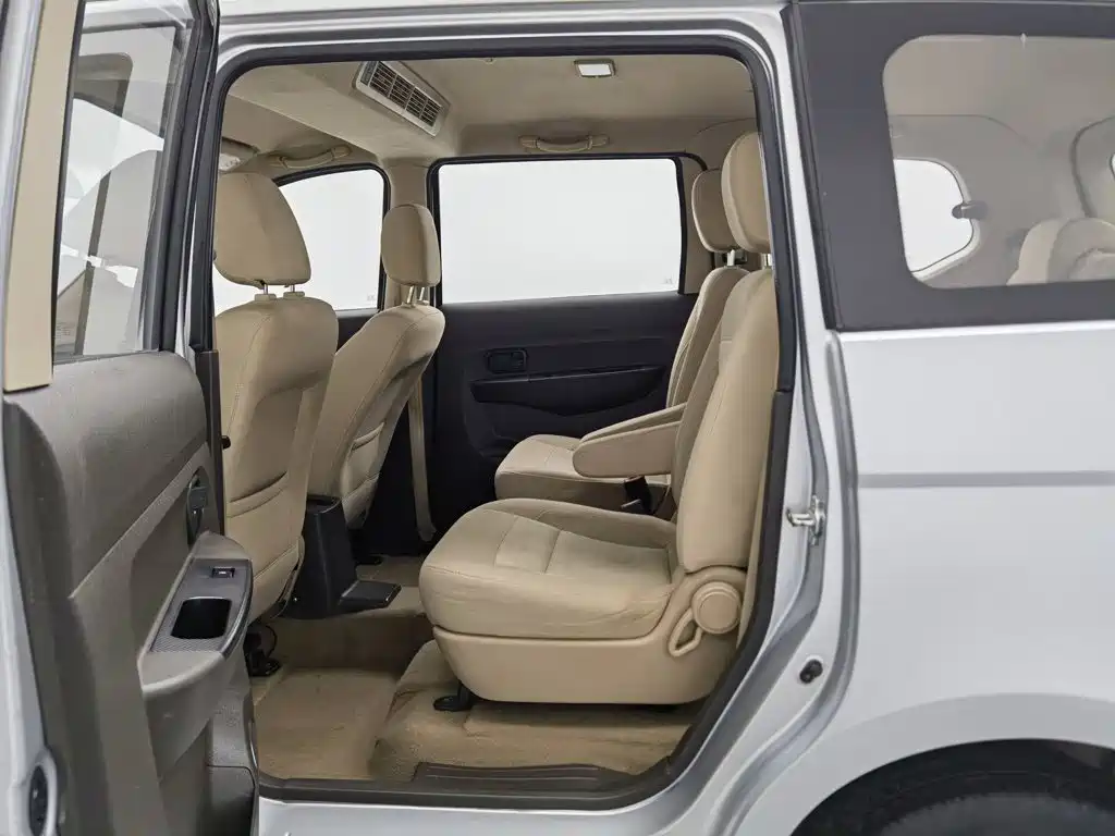 Wuling Hongguang — миниатюра 15