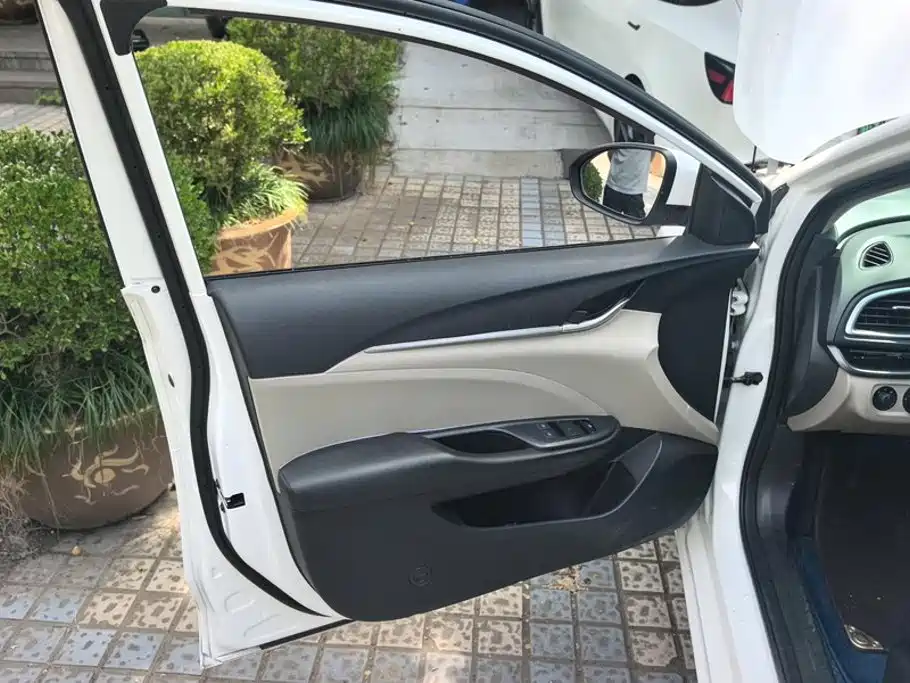 Buick Excelle — миниатюра 7