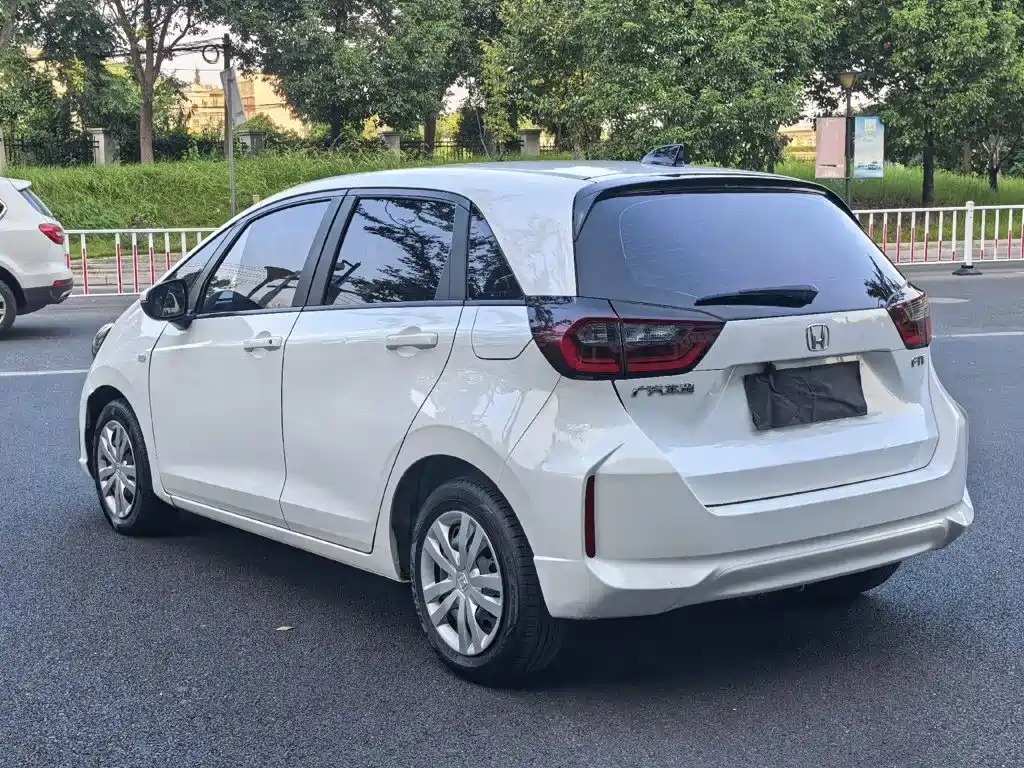 Honda Fit — миниатюра 6