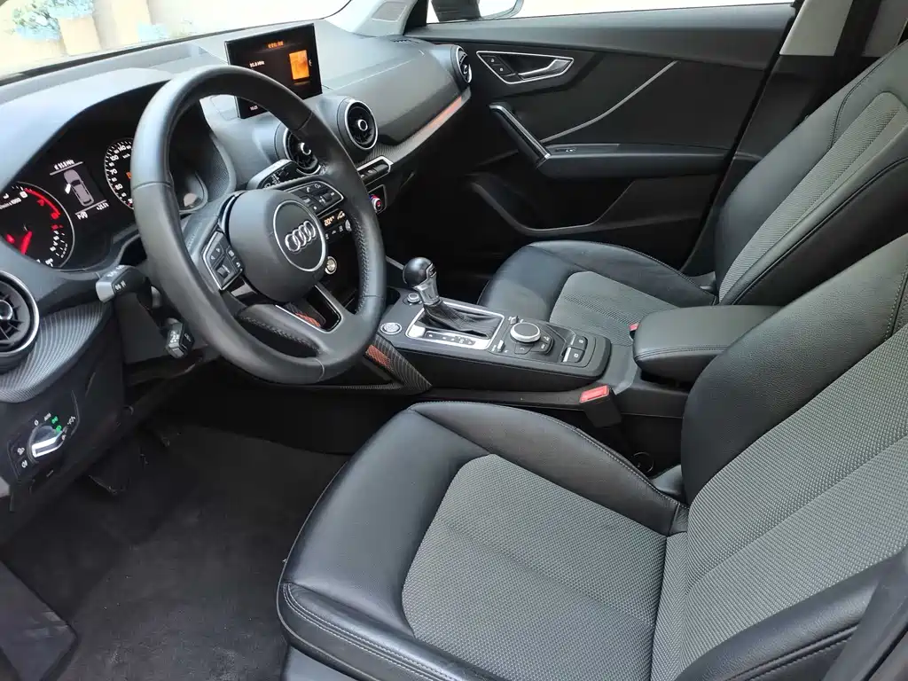 Audi Q2L 2020 35 TFSI Fashion