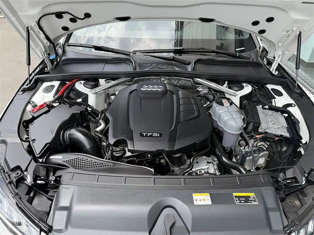 Audi A4L 2022 45 TFSI quattro