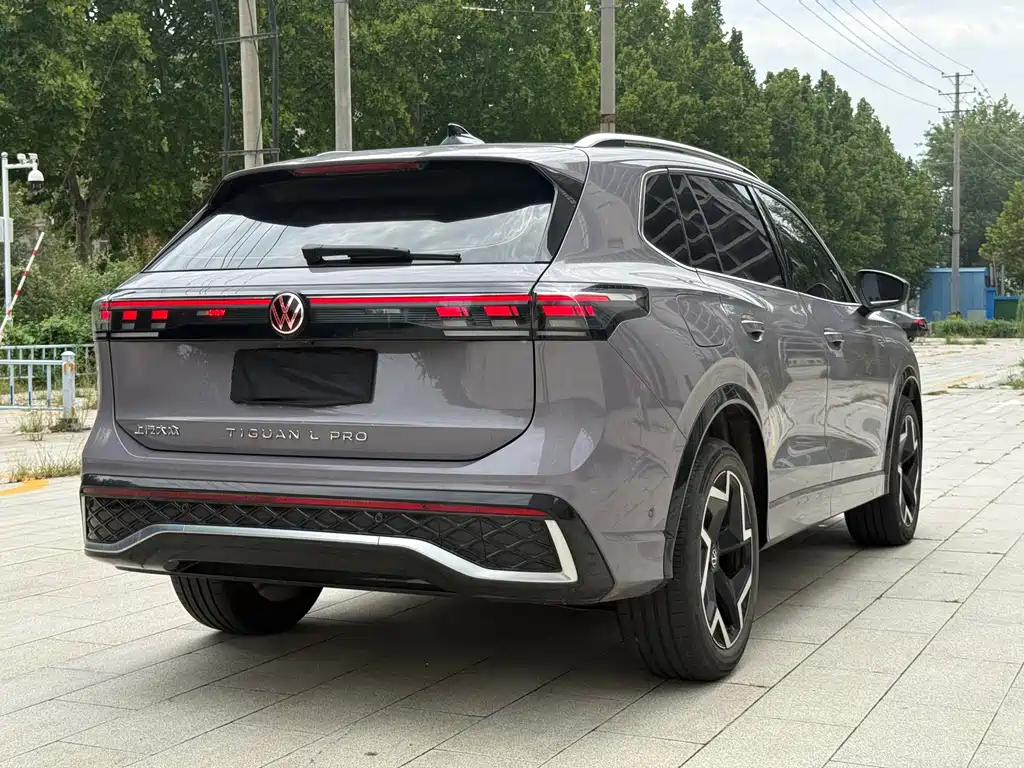 Volkswagen Tiguan L — миниатюра 16