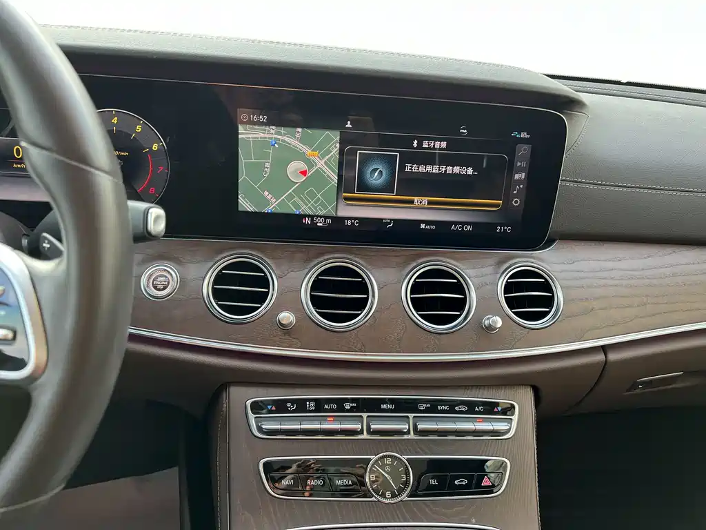 Mercedes-Benz E-Class — миниатюра 17
