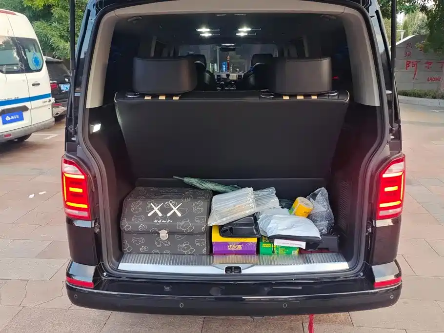 Volkswagen Caravelle — миниатюра 4