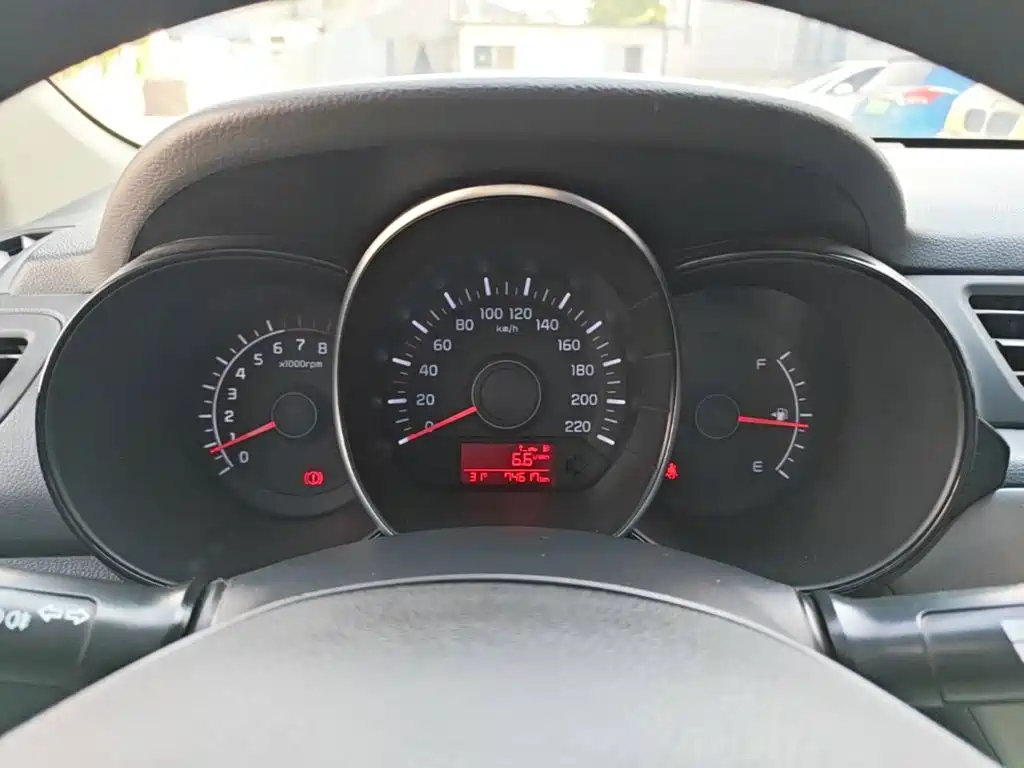 Kia K2 — миниатюра 12