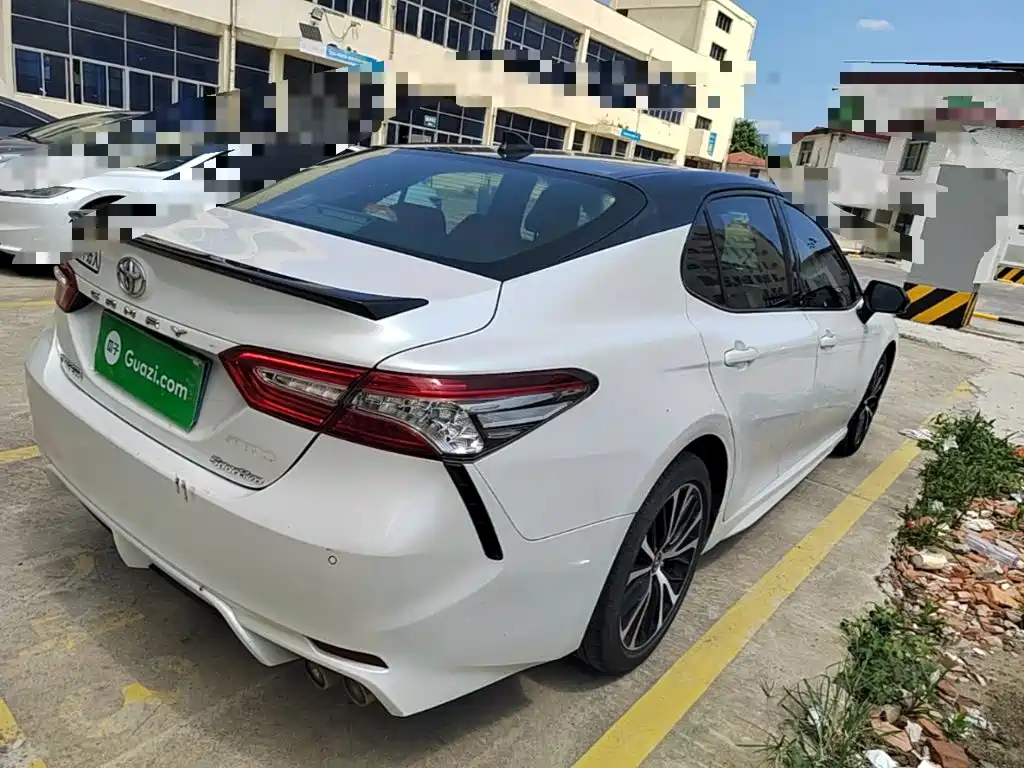 Toyota Camry — миниатюра 7
