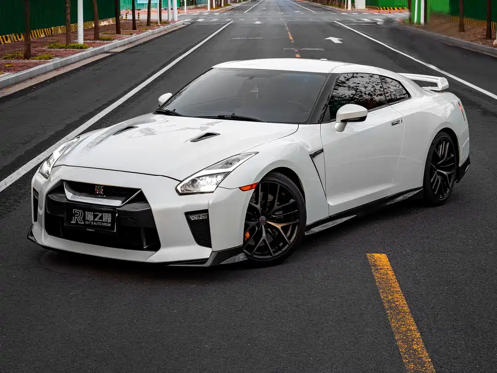 Nissan GT-R 2012