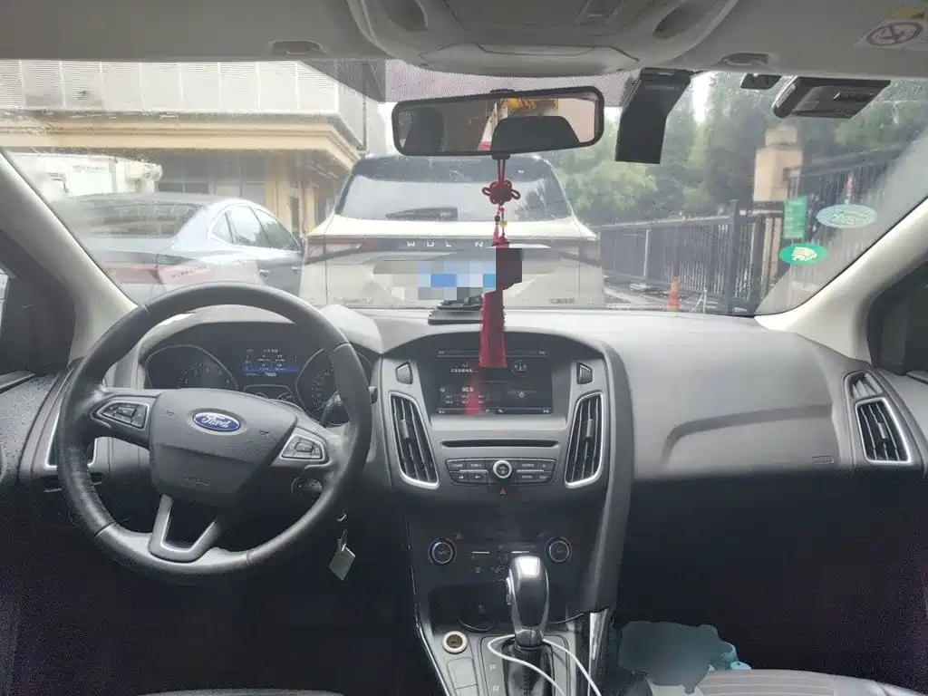 Ford Focus — миниатюра 10