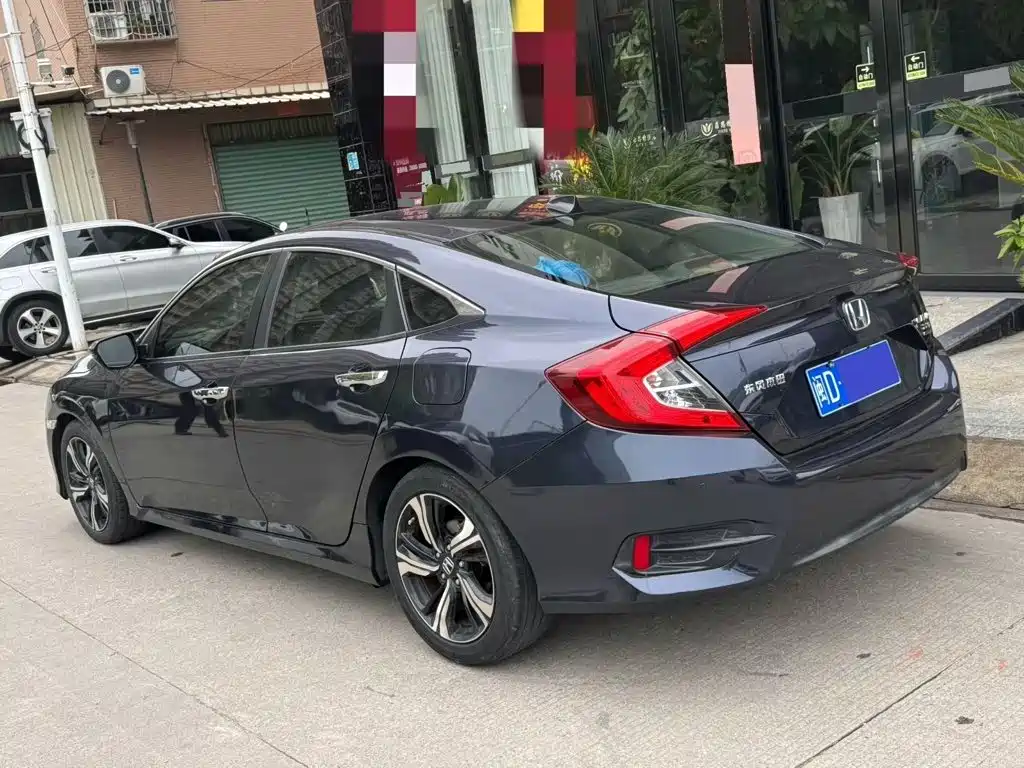 Honda Civic — миниатюра 6