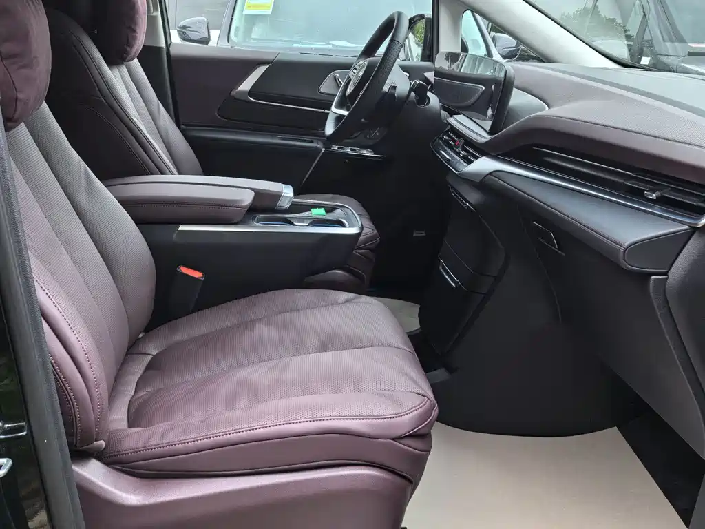 Buick Century 2027 2.0T мест