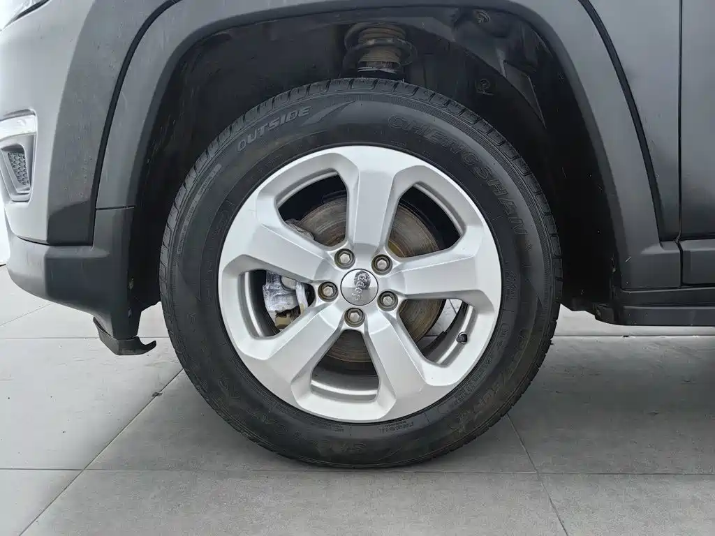 Jeep Compass — миниатюра 17