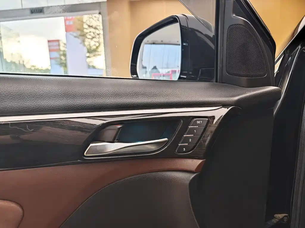 GAC GS8 2017 320T Luxury Smart Connect （ мест）