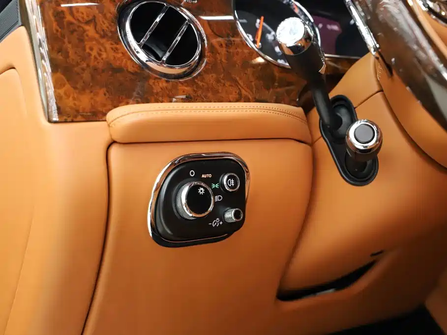 Bentley Mulsanne — миниатюра 25
