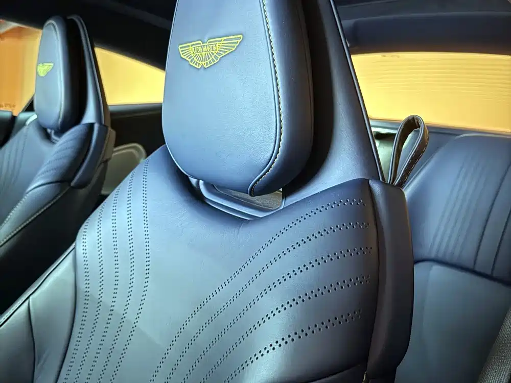 Aston Martin DB11 — миниатюра 13