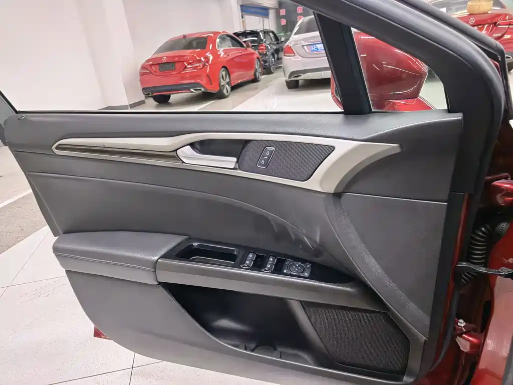 Ford Mondeo — миниатюра 14