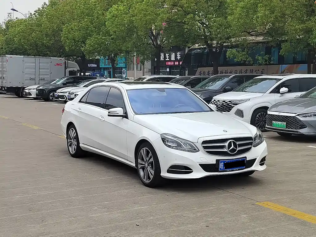 Mercedes-Benz E-Class — миниатюра 3