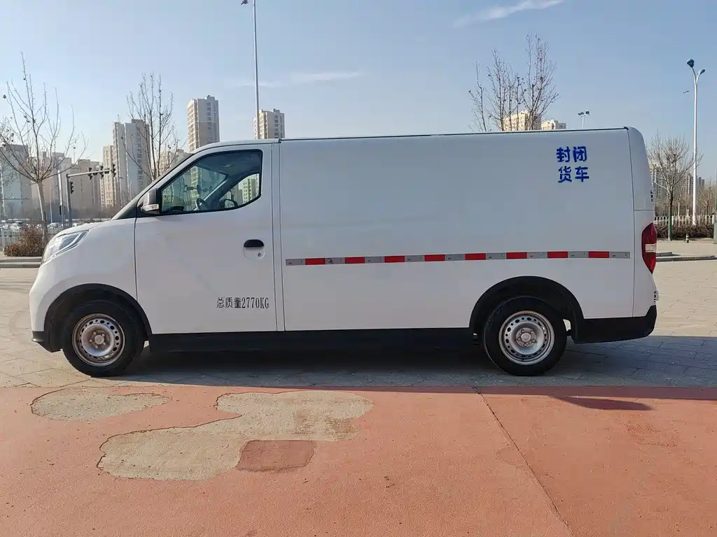 SAIC MAXUS CHASE EV30