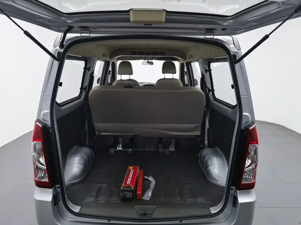 Wuling Rongguang S — миниатюра 16