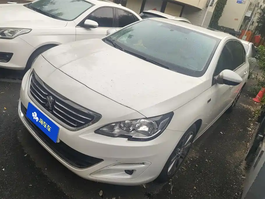 PEUGEOT  408