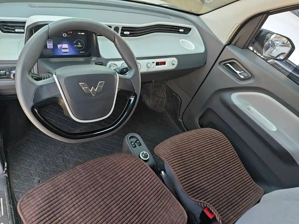 Wuling MINIEV — миниатюра 10
