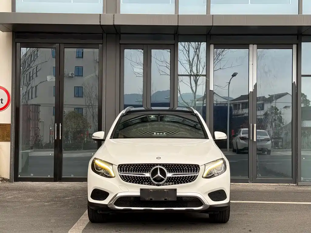MERCEDES-BENZ GLC