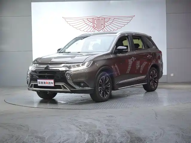 MITSUBISHI OUTLANDER 2020