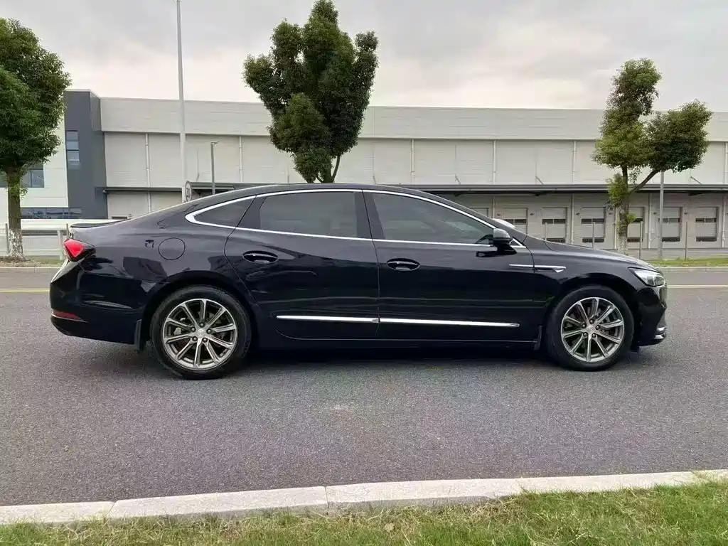 Buick LaCrosse — миниатюра 10