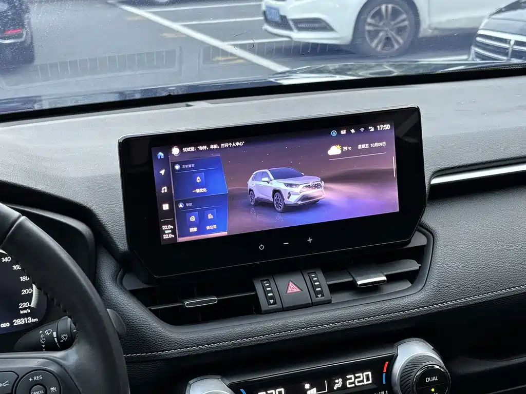 Toyota RAV4 — миниатюра 12