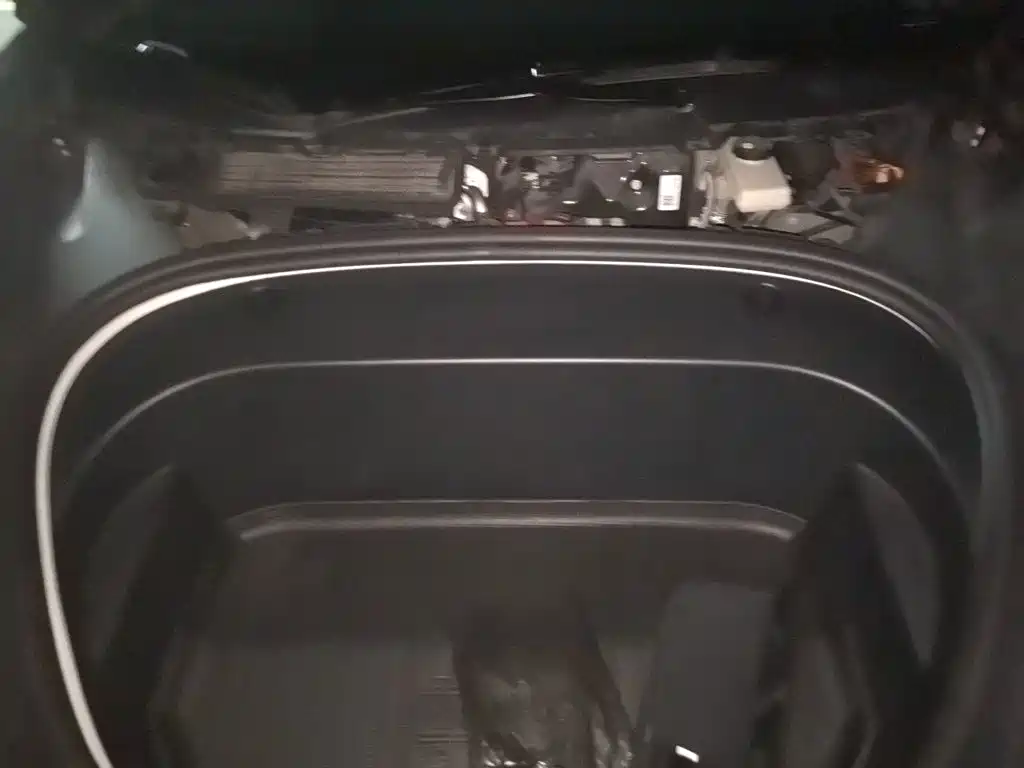 Tesla Model 3 — миниатюра 21