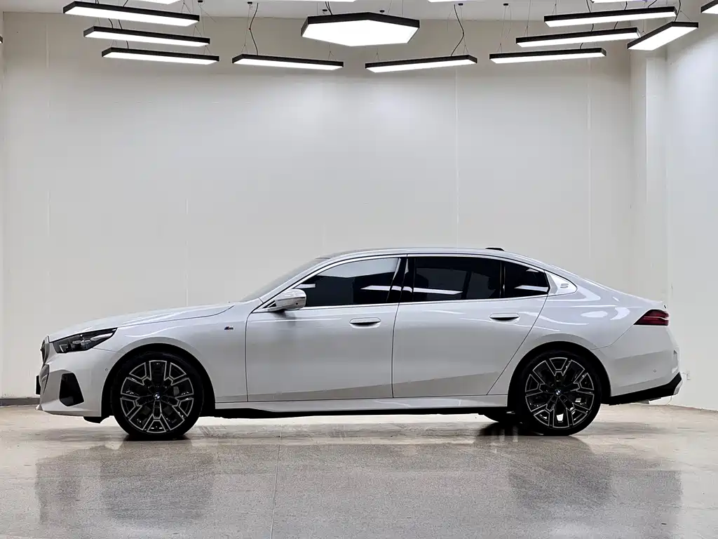 BMW 5 Series 5 2024 530Li Premium M Sport