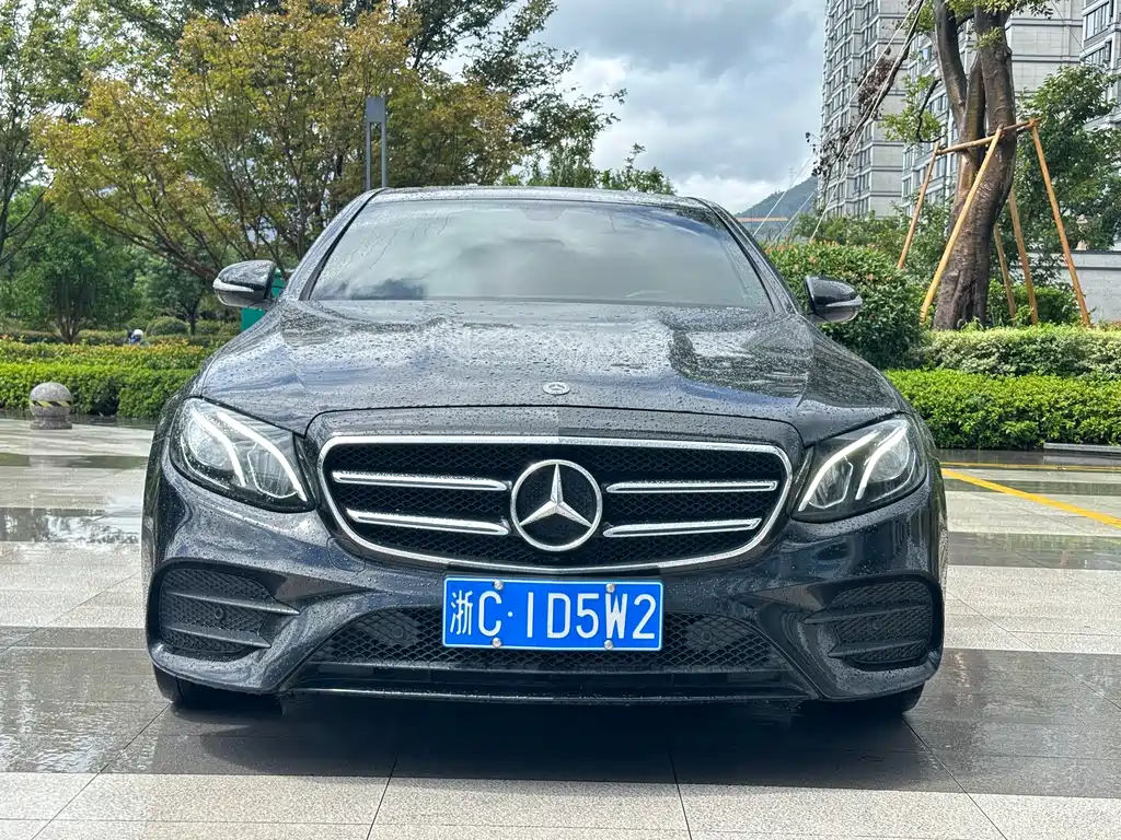 Mercedes-Benz E-Class — миниатюра 3