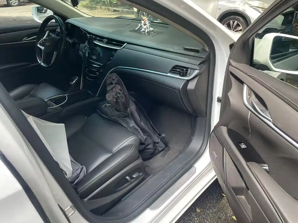 Cadillac XTS 2018 28T