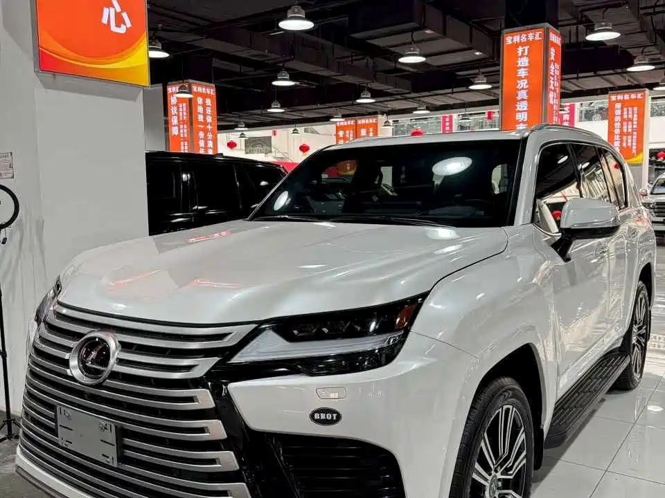 Lexus LX 2024
