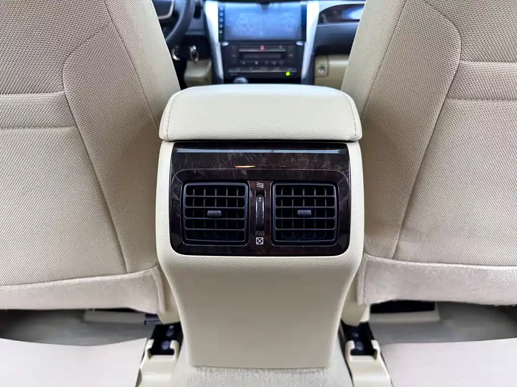 Toyota Camry — миниатюра 22