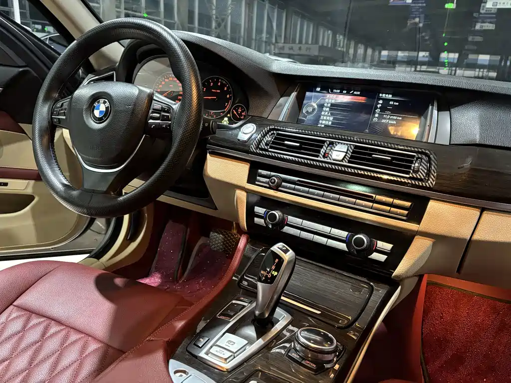 BMW 5 Series — миниатюра 14