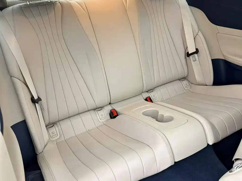 Mercedes-Benz E-Class (Import) — миниатюра 6