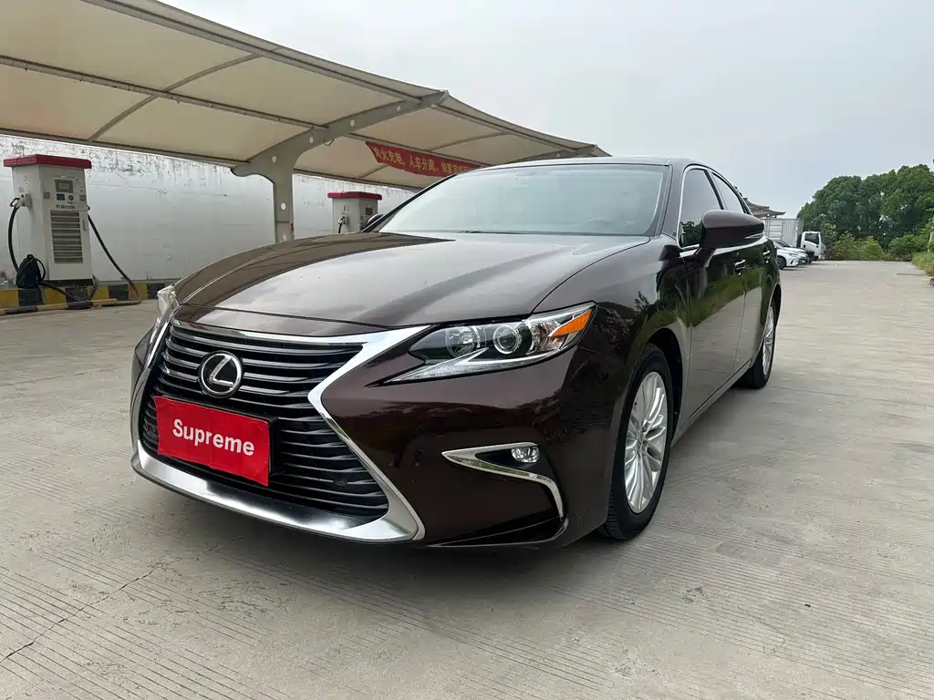 Купить Lexus ES