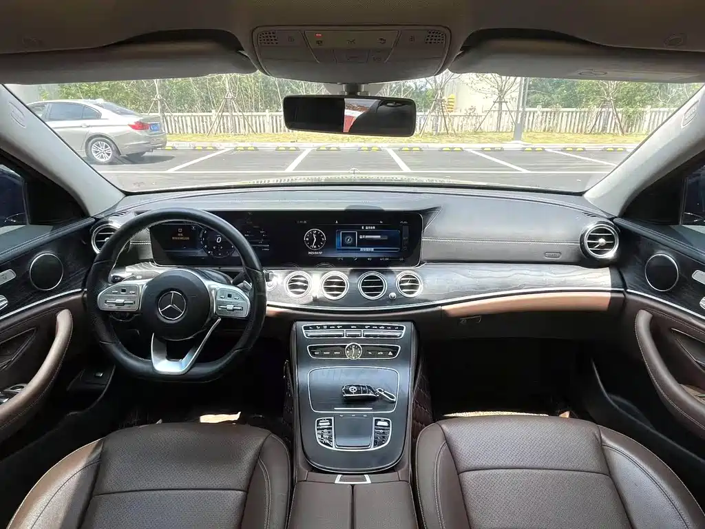 MERCEDES-BENZ E CLASS