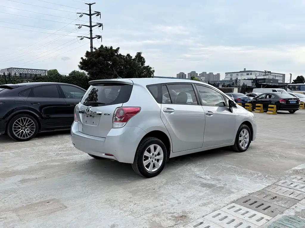 Toyota Verso — миниатюра 4