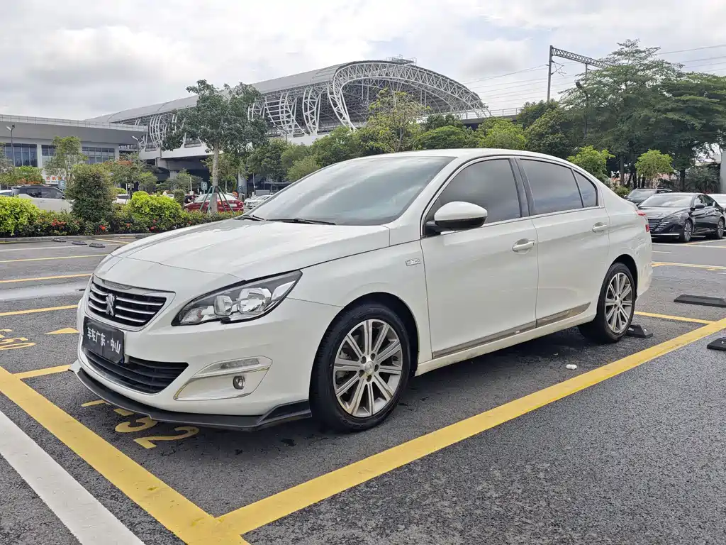Peugeot 408 2016