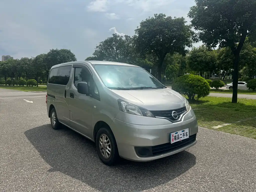 Nissan NV200 2011 1.6L 232 мест