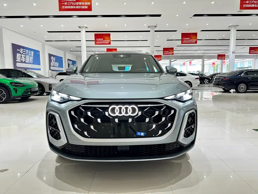 Audi Q5L — миниатюра 2