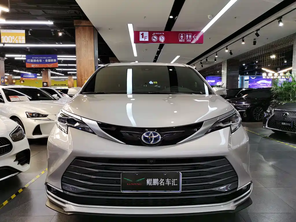 Toyota Sienna 2021 2.5L Luxury