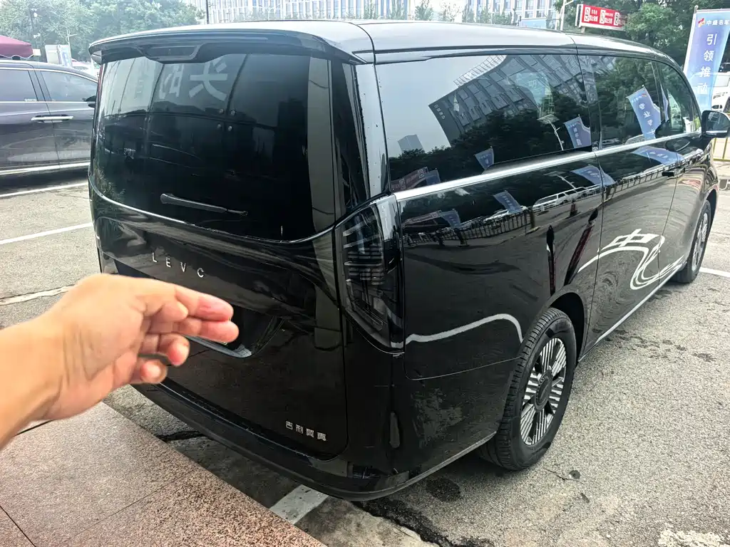 Geely Galaxy L380 2024 100 6 мест Air