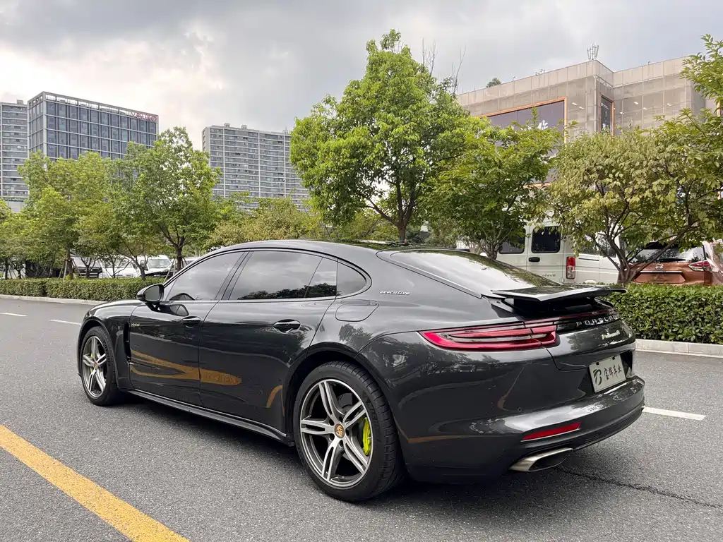 Porsche Panamera Hybrid — миниатюра 9