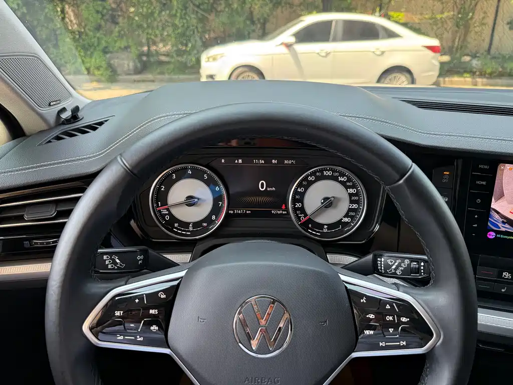 Volkswagen Touareg — миниатюра 19