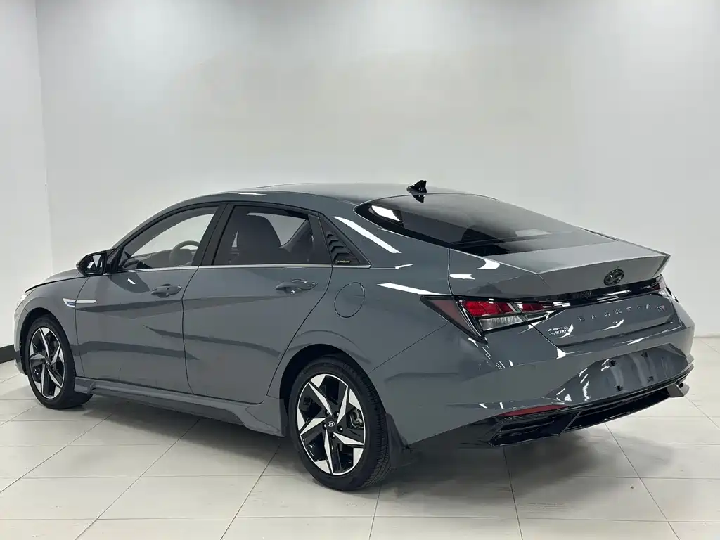 Hyundai Elantra — миниатюра 7