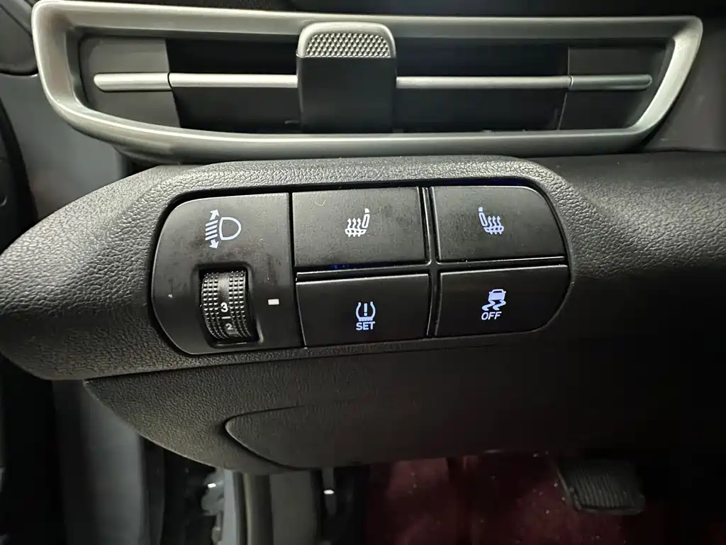 Hyundai Elantra — миниатюра 9