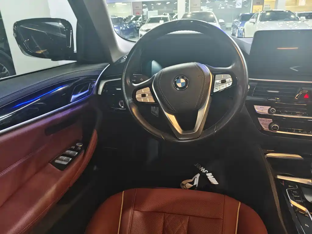 BMW 5 Series — миниатюра 16